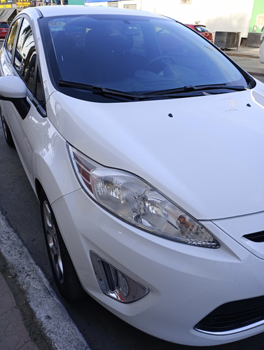 Ford Fiesta Kinetic 1.6 Titanium Powershift 120cv