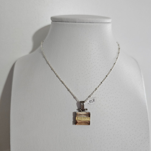 6. Dije Bulgari Cuadrado Con Piedra Ámbar. Plata Maciza 925. Plateado.