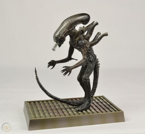 Alien Xenomorph Konami Figura
