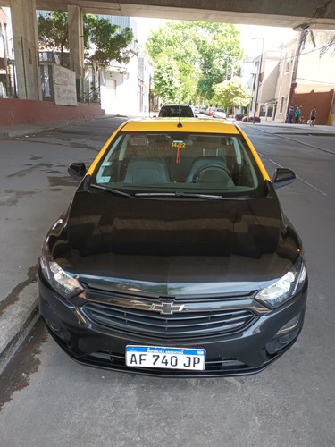 Taxi Chevrolet Onix Joy Plus Black Edition 1.4