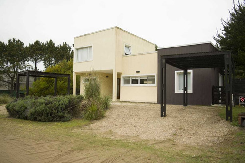 Alquiler Temporal Costa Esmeralda Casa Residencial1 6 Dormitorios 10-12 Personas Con Pileta Climatizada Energía Solar Frente Al Parador De Playa Excelente Ubicación Y Equipamiento