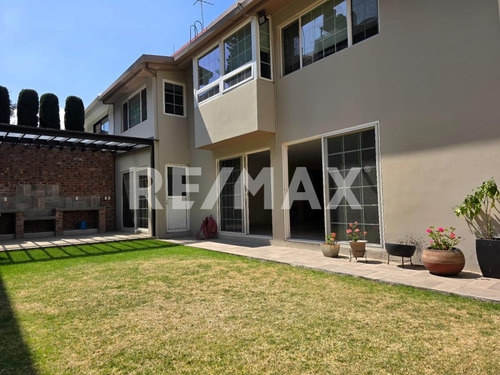 Exclusiva Casa En Venta En Lomas Del Sol: Comodidad Y Ubicación Inmejorable