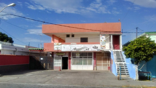 Imagen 1 de 12 de Edificio En La Calle El Sol, Juan Griego, Isla De Margarita. #2912