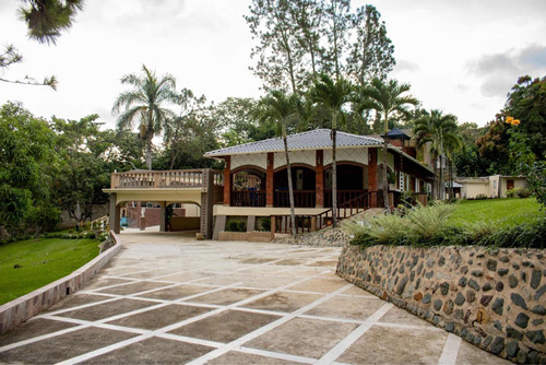 Villa Jesús , Desde 10 A 50 Persona En Jarabacoa A La Renta