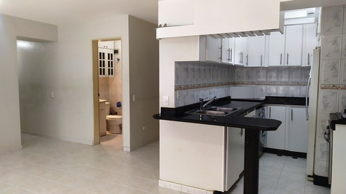 Imagen 7 de 11 de Urbanización - Lomas Del Ávila