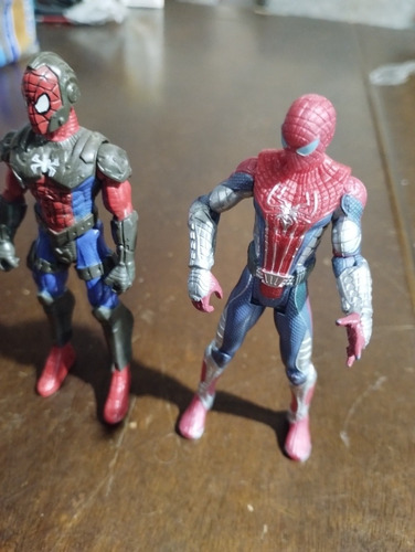 Figuras De Acción Spiderman Armour Hasbro 3 Pulgadas (Usado)