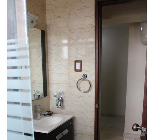 Imagen 19 de 28 de Cómodo Apartamento En La Planta Pent House Del Edificio Residencias La Vereda.