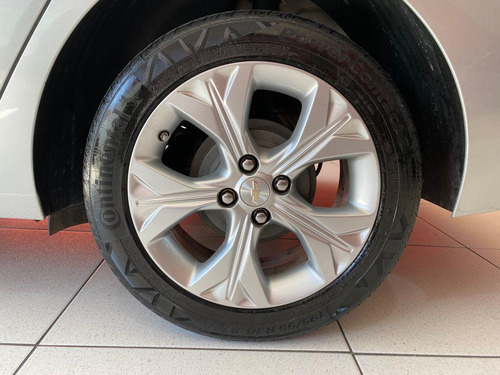 Chevrolet Onix Plus 10tat Pr1