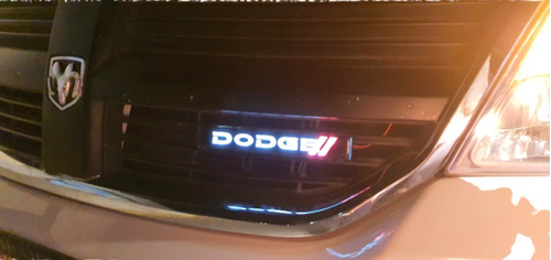 Emblema Dodge Journey Caravan Attitud Ram Stratus Facia