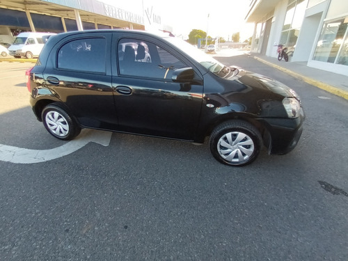 Imagen 4 de 13 de Toyota Etios X 2020 Af