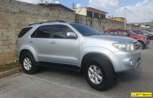 Toyota Fortuner 4x2