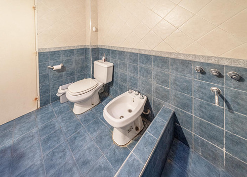 Venta 2 Locales, Casa En Planta Baja Y Departamento En Moron