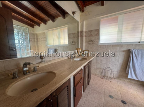 Casa En Venta En El Hatillo. Cecilia Gutierrez. 25-17968