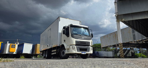 Volvo Vm 270 Leito Bau Aluminio 16 Paletes Ano 2021