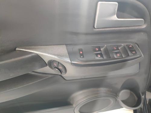 Imagem 6 de 10 de Volkswagen Fox 1.0 Mi Plus 8v Flex 4p Manual
