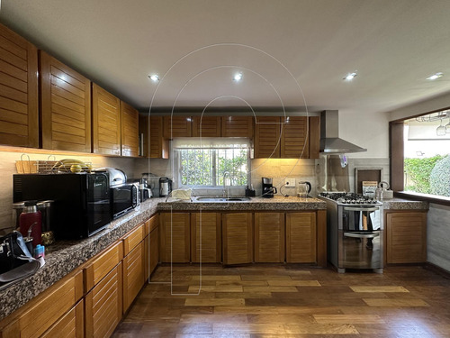 Venta Exclusiva Casa Con Piscina Y Barbacoa En El Prado, Montevideo