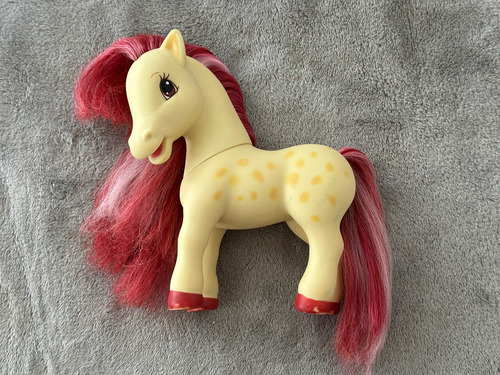 Pony Rosita Fresita Strawberry Shortcake Playmates 2007 (Usado)