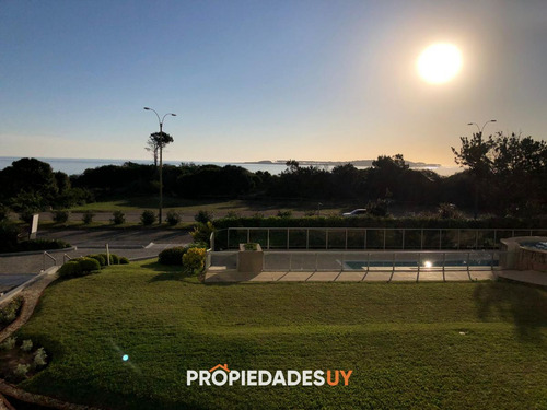 Imagen 3 de 28 de Apartamento De 2 Dormitorios Frente A Playa Mansa
