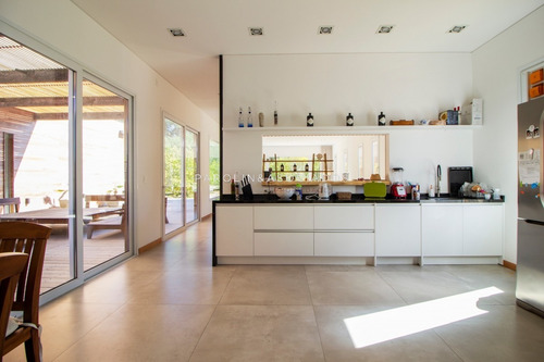 Hermosa Casa En Barrio Laguna Escondida- Ref: 3121