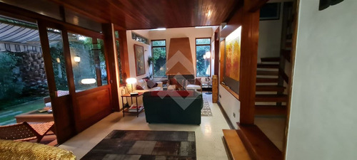 Casa En Venta De 4 Dorm. En Pedro De Valdivia Norte