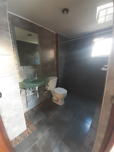 Imagen 7 de 13 de Apartamento De 2 Habitaciones En Zona Universitaria En Alquiler