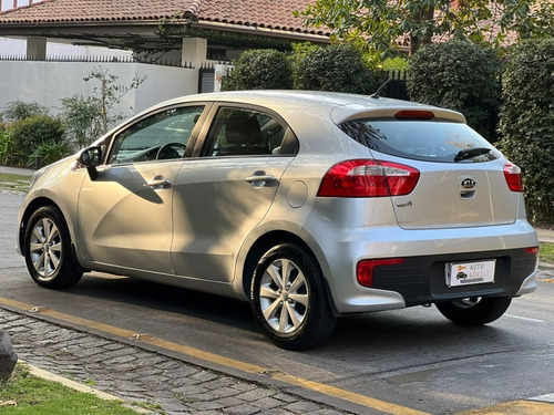 Imagen 8 de 15 de Kia Rio 5 Ex 1.4