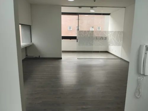 Oficina En Arriendo En Chiconavarra. Cod A1614526