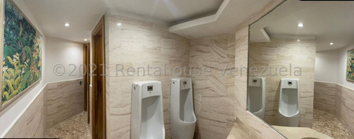 Imagen 14 de 15 de Casa En Venta En Cumbres De Curumo 22-10508 Carolina Fermoso 0424-2083128