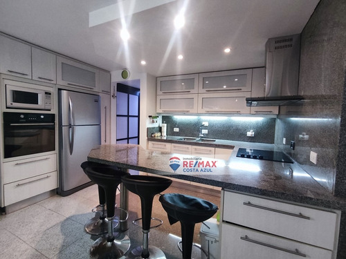 En Venta Hermoso Y Cómodo Apartamento En Residencias Ancorage Tucacas.