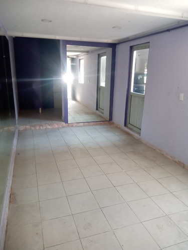 Se Renta Local Comercial A Pie De Parque Toriello