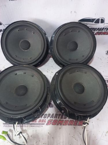 Set 4 Bocinas Originales Vw Jetta A4 2012 C,2008-2015 Negro (Usado)