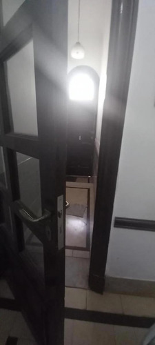 Ph En Venta - 4 Dormitorios 3 Baños - Flores