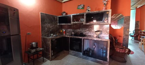 Imagen 13 de 18 de De Oportunidad Venta Casa Doble Propósito Barrio El Lobo Ah