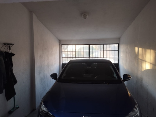 Se Vende Casa De 3 Dormitorios Con Gran Terreno Sobre Ruta 8 Próxima A Zona America