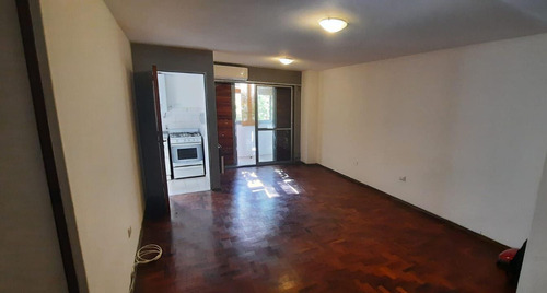 Venta Departamento - 3 Dorm. - 1 Baño - Contrafrente - Excelente Ubicacion - A Una Cuadra Del Buen Pastor - En El Centro De Nueva Cordoba