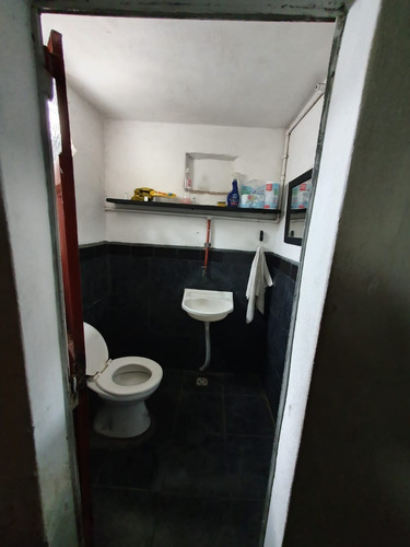 Imagen 7 de 14 de Venta De Galpon Mas Vivienda