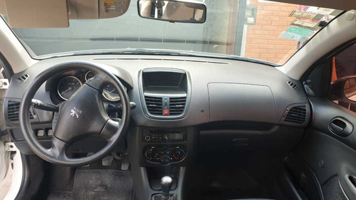 Peugeot 207 2013 1.4 Active 75cv