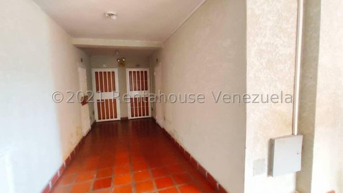 Imagen 30 de 30 de Apartamentos En Venta Zona Centro Cabudare 22-2931 @m