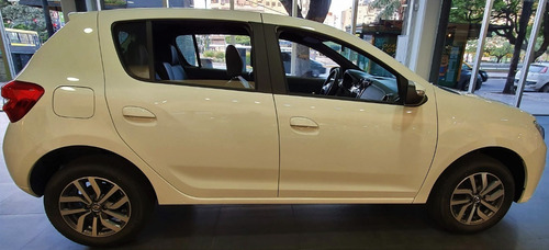 Renault Sandero Intens 1.6 Toyota Corolla Kwid Gol Fiat L
