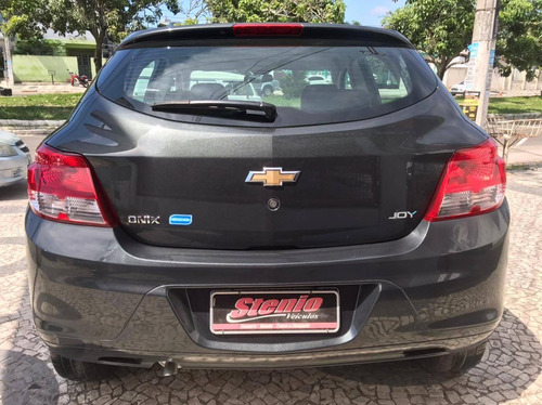 Imagem 8 de 15 de Chevrolet Onix 1.0 Mpfi Joy 8v Flex 4p Manual