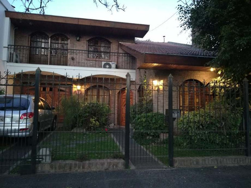 Imagen 2 de 13 de Chalet Ph En Venta En Castelar Sur