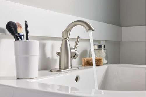 Moen Sarona Llave De Lavabo De Un Solo Agujero Rústico Con