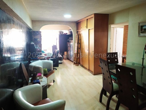 Imagen 8 de 12 de Mtz Vende Apartamento En Los Caobos 21-27387