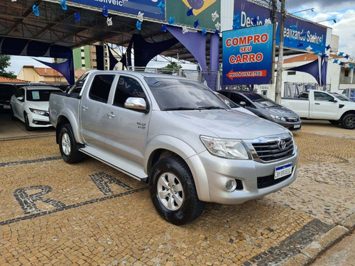 Imagem 3 de 15 de Toyota Hilux 2.7 Srv 4x4 Cd 16v Flex 4p Automático