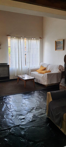 Casa En Venta - 2 Dormitorios 2 Baños - 700mts2 - San Martín De Los Andes
