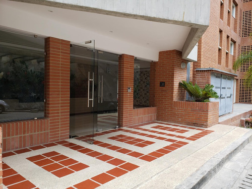 Alto Hatillo Espectacular Vista Pozo De Agua Calle Privada Vigilancia Edificio Nuevo Pisos De Mármol Cocina Ciao Cucine 180mts 4h/4b/ Exclusivo Edificio Nuevo 2 Puestos En Sótano Maletero