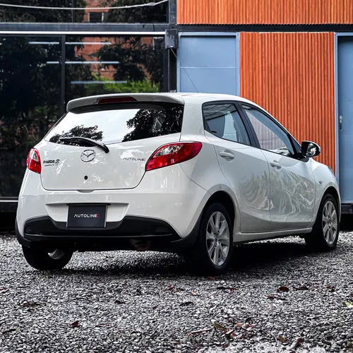 Mazda 2 Hatchback At 2015