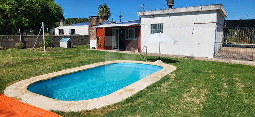 Hermosa Casa Con Piscina