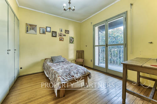 Casa Familiar Con Gran Terreno Y Excelente Conecti...