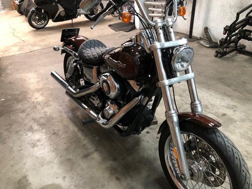 Harley Davidson Dyna Super Glide Custom 2011 - Moto Linda!